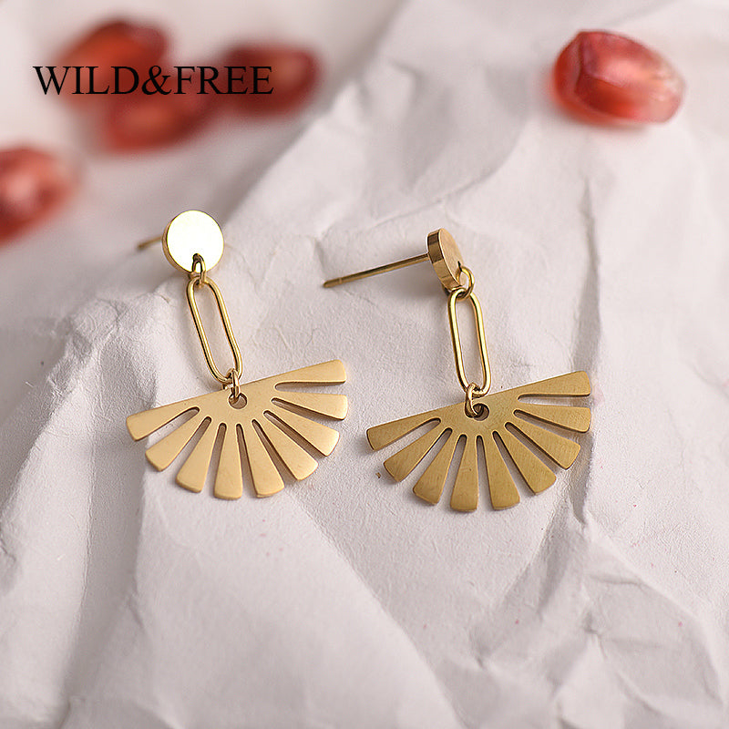 Fan Pin earrings