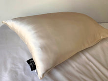 Load image into Gallery viewer, Cream Caress 100% Silk Pillowcase
