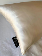 Load image into Gallery viewer, Cream Caress 100% Silk Pillowcase
