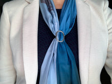 Load image into Gallery viewer, Scarf Clasp Silver
